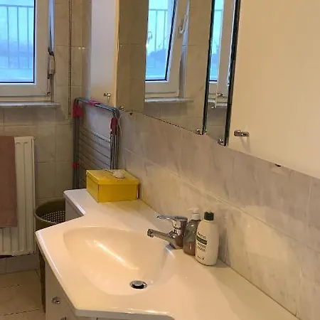 Large In Free Parking 10mins To Airport Excellent Customer Services Schuttrange