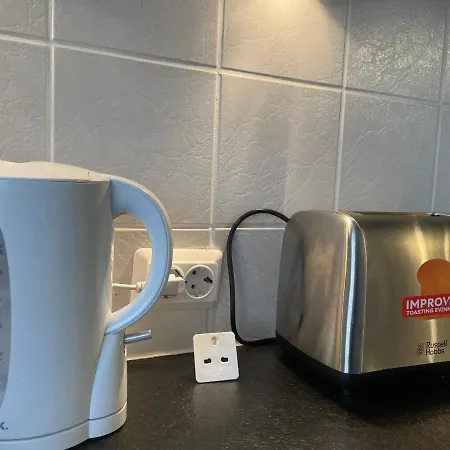 Maison d'hôtes Large In Free Parking 10mins To Airport Excellent Customer Services