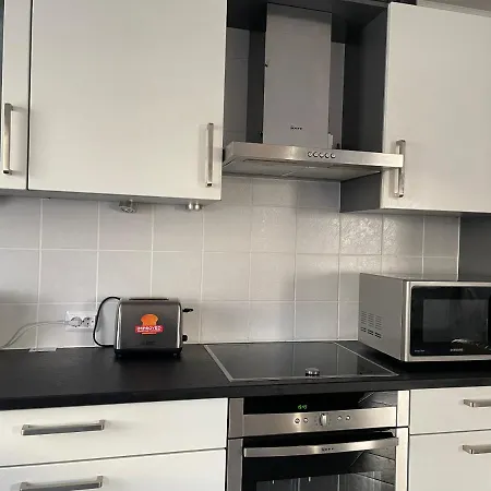 Large In Free Parking 10mins To Airport Excellent Customer Services * Schuttrange