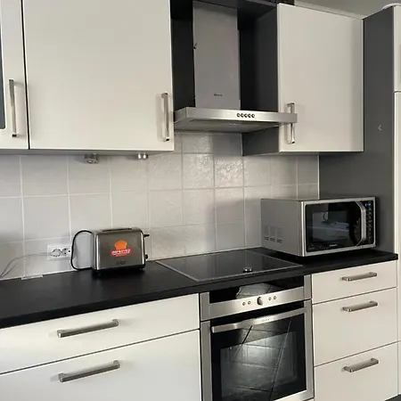 Large In Free Parking 10mins To Airport Excellent Customer Services * Schuttrange