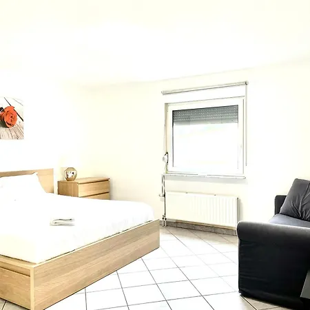 Maison d'hôtes Large In Free Parking 10mins To Airport Excellent Customer Services *