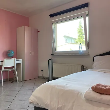 Large In Free Parking 10mins To Airport Excellent Customer Services Schuttrange