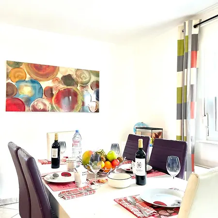 Maison d'hôtes Large In Free Parking 10mins To Airport Excellent Customer Services *