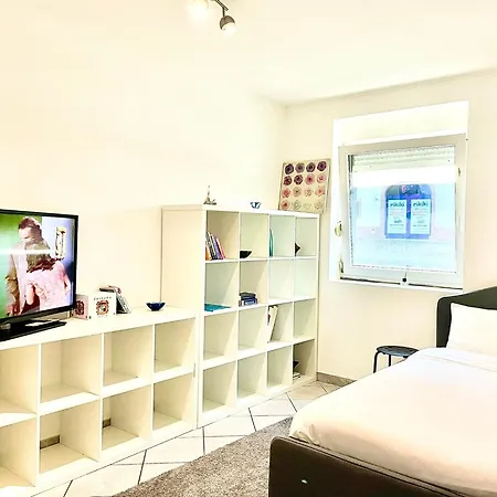 Guest house Large In Free Parking 10mins To Airport Excellent Customer Services Schuttrange