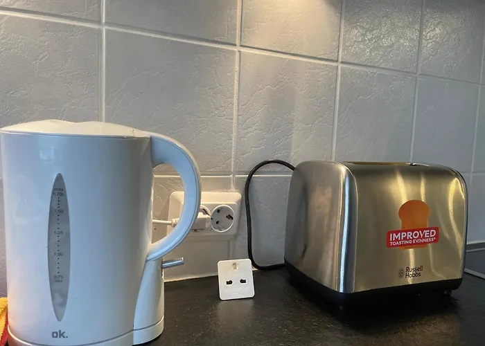 בית הארחה Large In Free Parking 10mins To Airport Excellent Customer Services