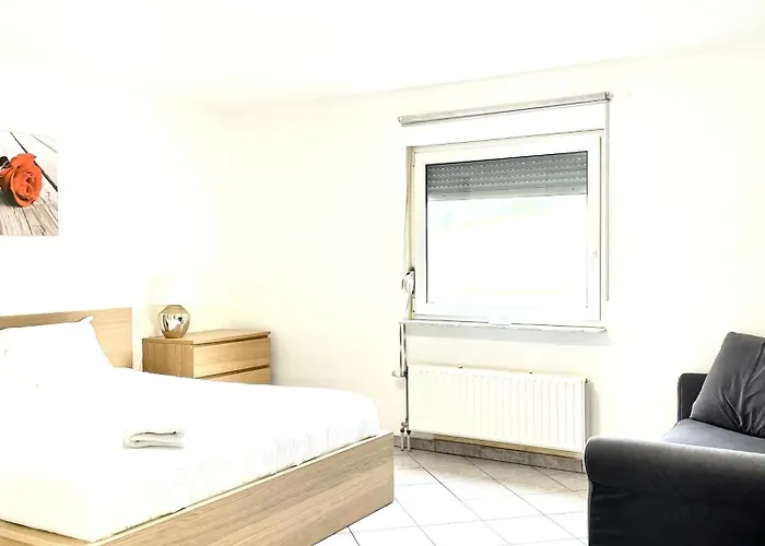 בית הארחה Large In Free Parking 10mins To Airport Excellent Customer Services *